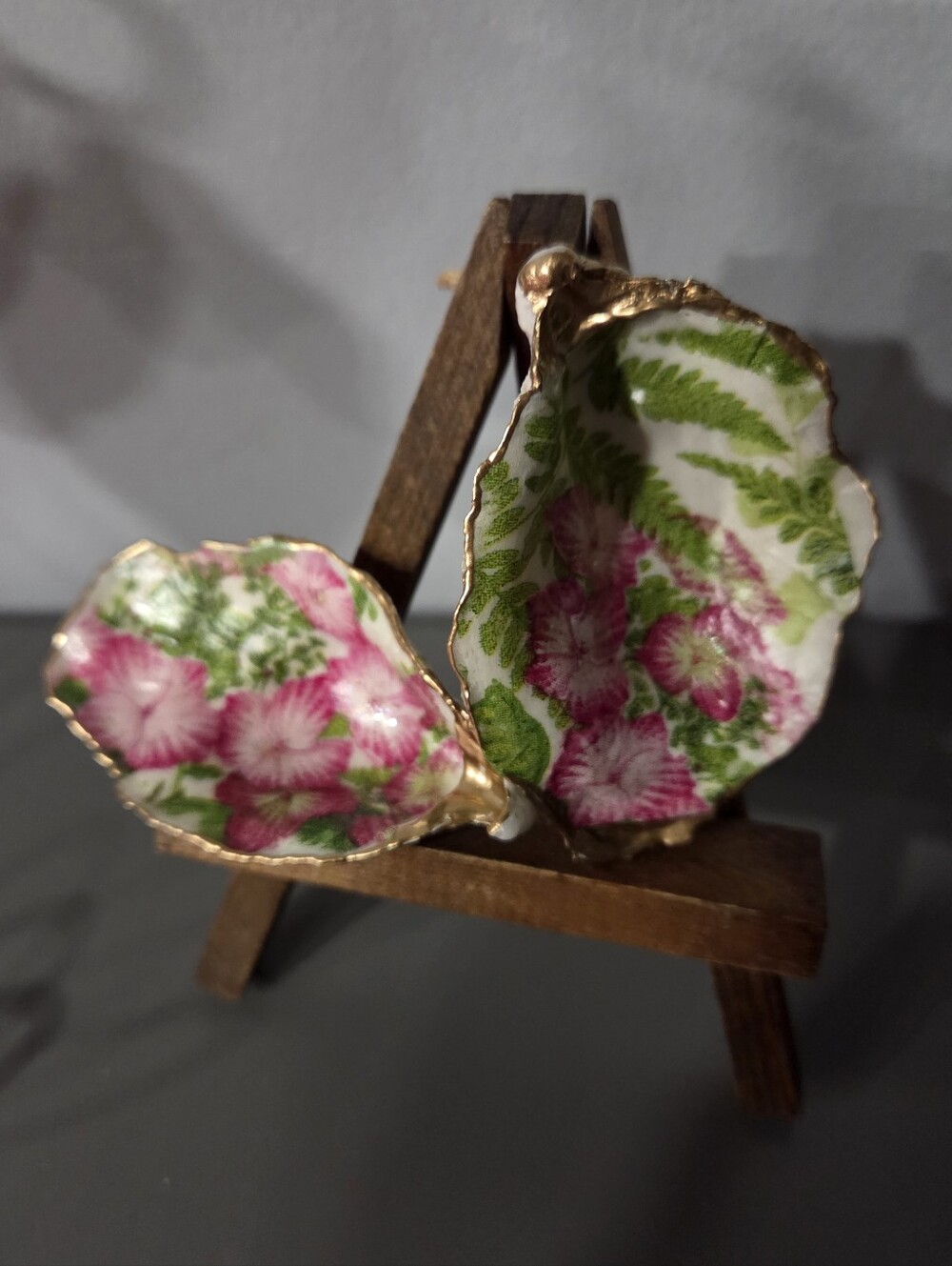 Handcrafted Mini Jewerly Oyster Dishes Floral Design With Gift Box
